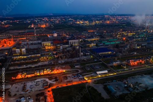 Night chemical factory © iuneWind