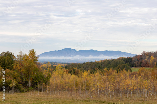 Paysage automne des Cantons de l Est  Mont-Orford  Magog  Estrie  Qu  bec Canada