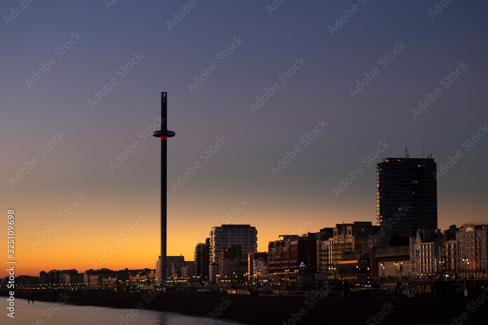 Naklejka premium silhouette of Brighton at dusk