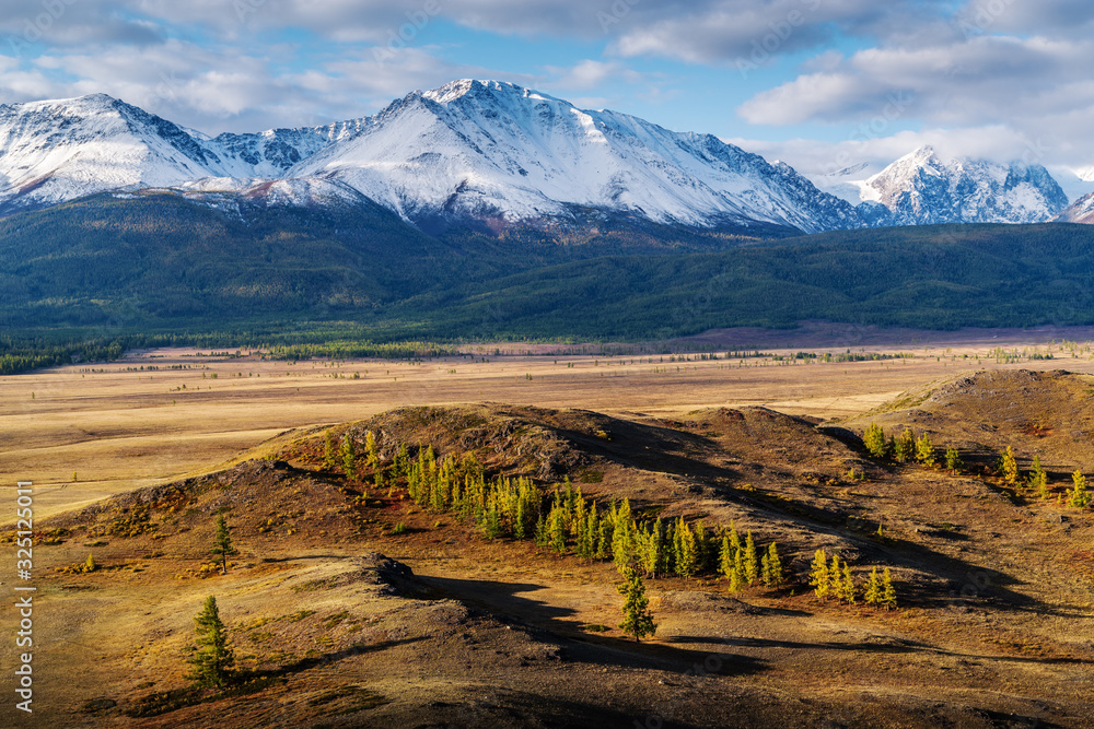 Fototapeta premium Morning in the Kurai steppe, view of the North Chuysky ridge. Kosh-Agachsky District, Altai Republic, Russia