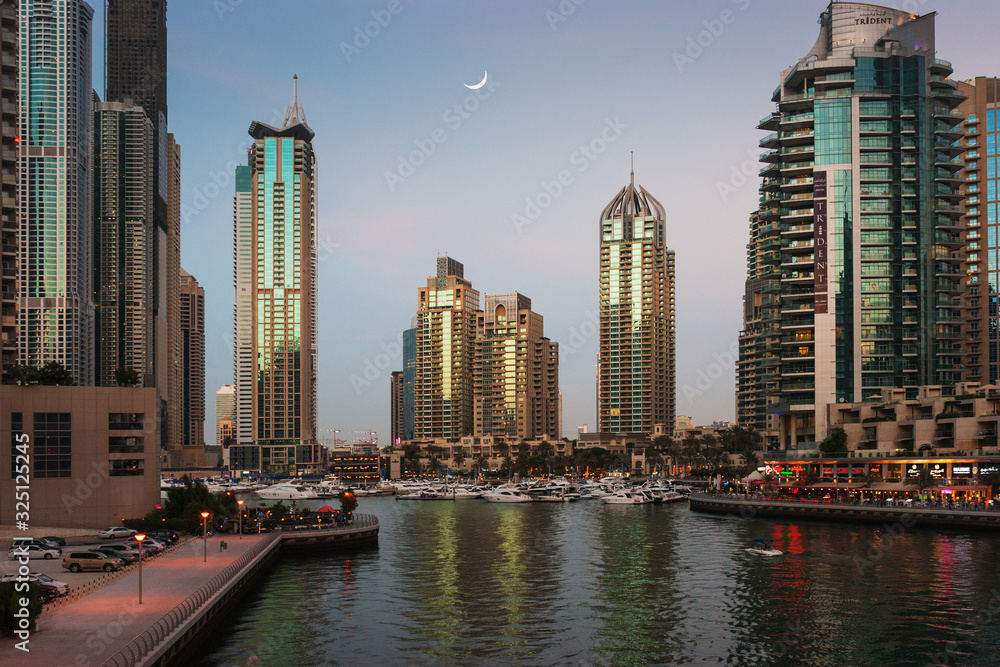 Fototapeta premium Nightlife in Dubai Marina. UAE. November 14, 2012