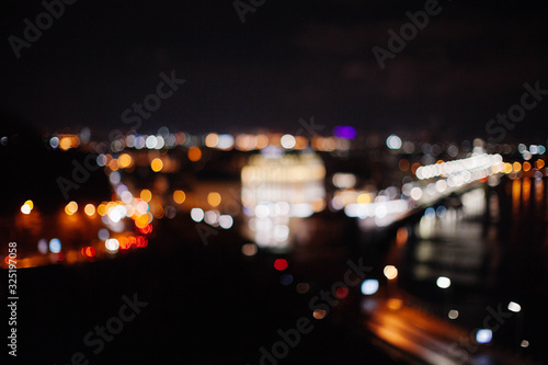Night city view in bokeh © Daryna 