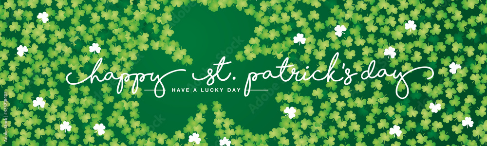 Plakat St Patricks Day handwritten typography text line design with full of green clovers background banner