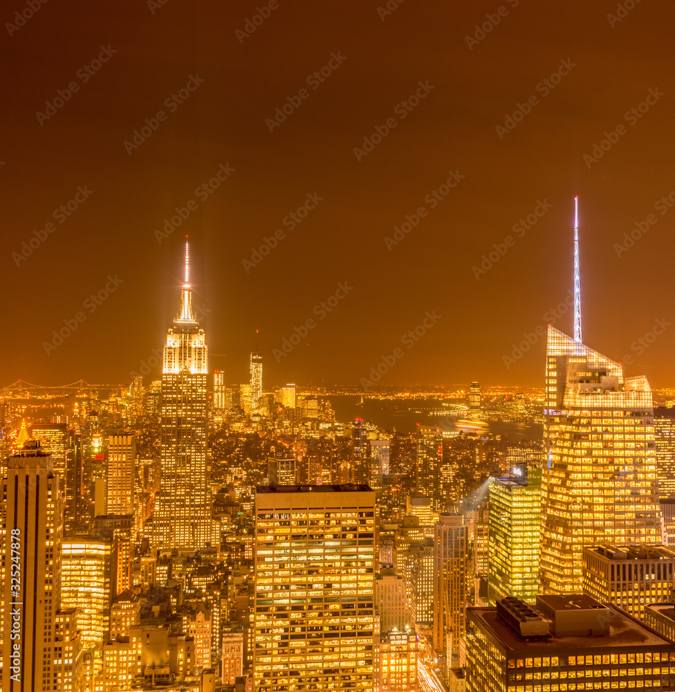 Obraz premium View of New York Manhattan during sunset hours