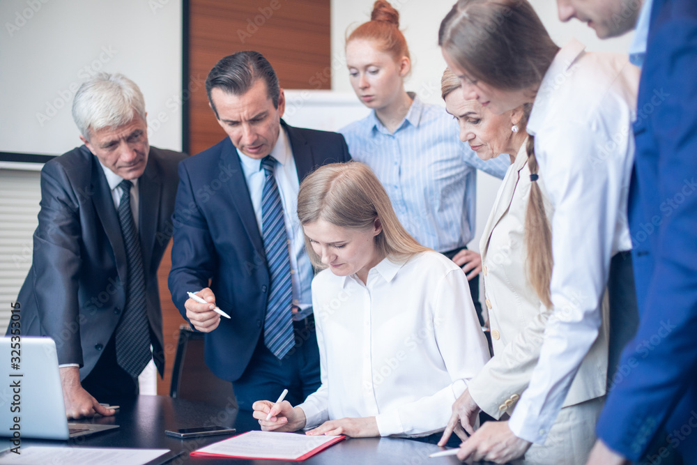 Fototapeta premium Business team sign contract