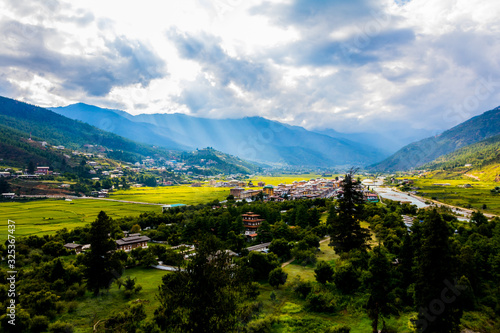 Fototapeta Naklejka Na Ścianę i Meble -  Rays in Bhutan