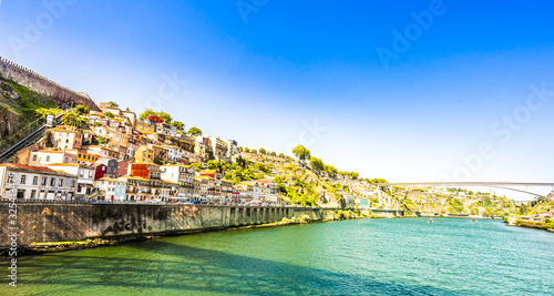 Fototapeta Naklejka Na Ścianę i Meble -  View of Douro river and city of Oporto, Portugal