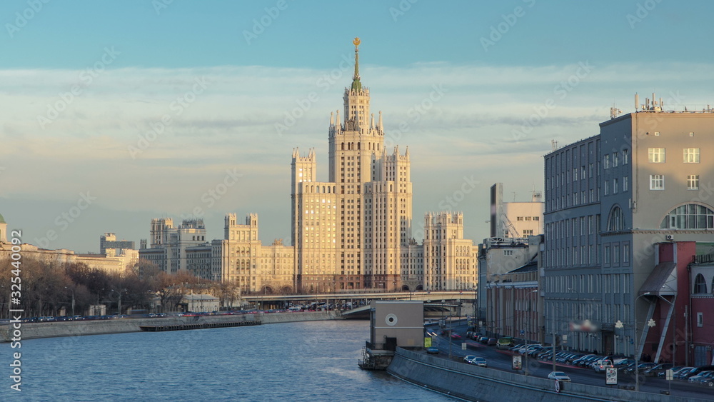 Obraz premium Dusk view of the Kotelnicheskaya Embankment Building day to night in Moscow timelapse, Russia.