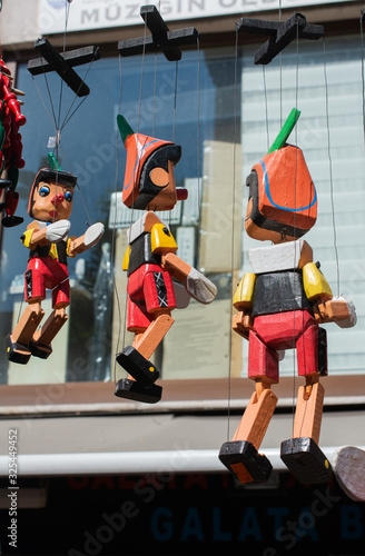 Pinocchio dolls with long n...