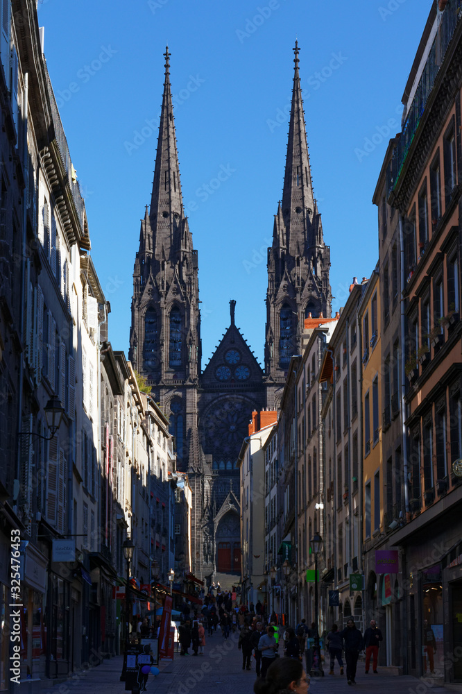Fototapeta premium Cathedral in Clermont-Ferrand 