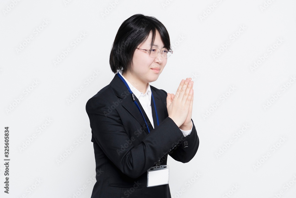 謝る女性 謝る女性