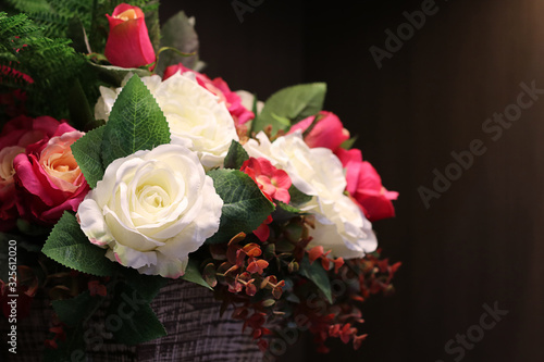 Fake Plant Simulation white and red roses Handmade for Decoration