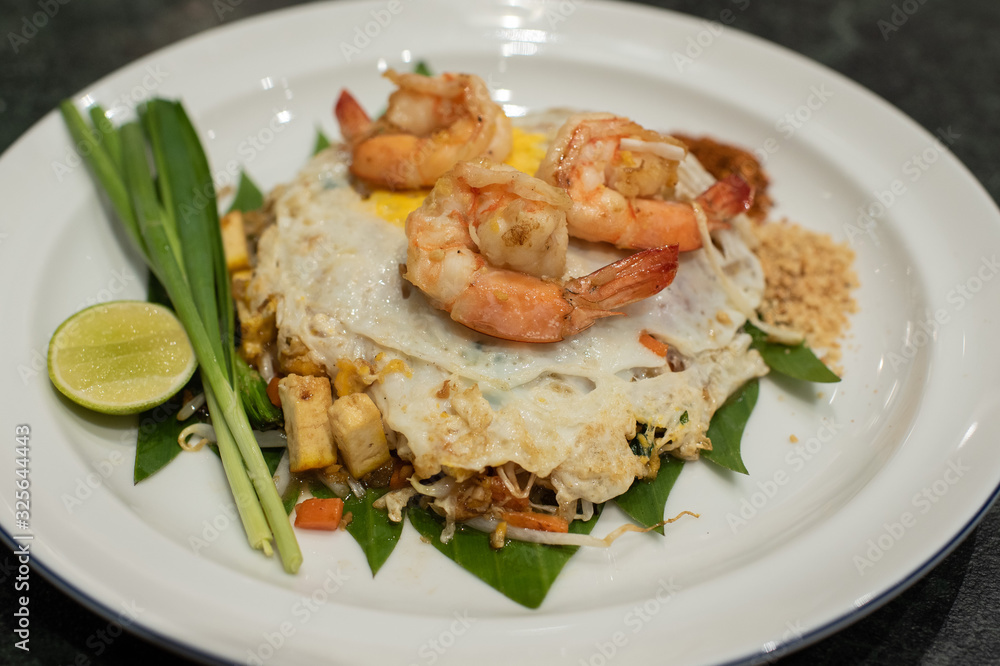 Pad Thai, the national dish of Thai noodles, fried rice, eggs, vegetables and shrimp Very popular for tourists Pad Thai, the national dish of Thai noodles, fried rice, eggs, vegetables and shrimp Very popular for tourists
