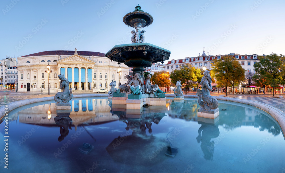 Fototapeta premium Lisbon, Rossio square, Portugal at night