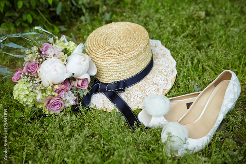 Straw hat and women shoes 