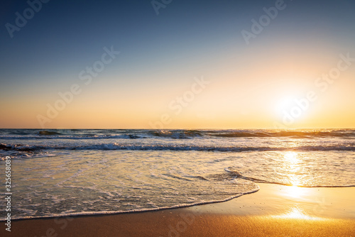 Fototapeta Naklejka Na Ścianę i Meble -  Sunrise over Sea.