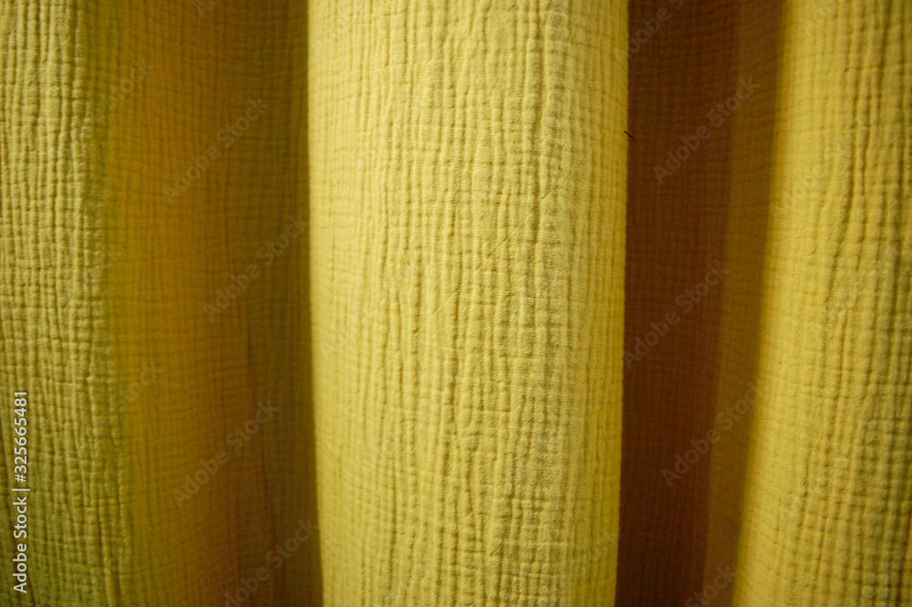 jaune