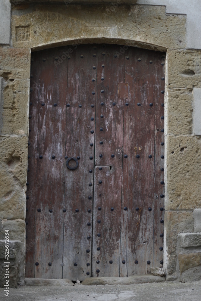 puerta de madera Stock Photo | Adobe Stock