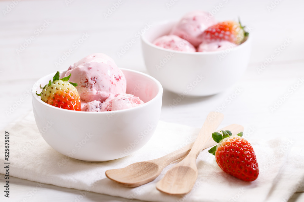 strawberry ice cream scoops with fresh strawberries strawberry ice cream scoops with fresh strawberries