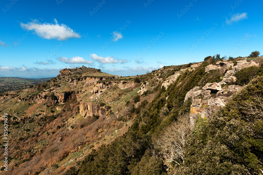 Sardegna, paesaggio nei pressi di Monte Torru, a Ittiri, Italia