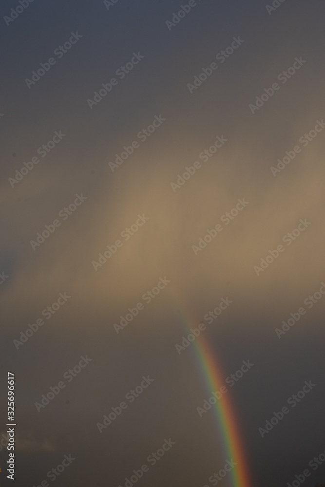 Natürlicher Regenbogen mit kräftigen Farben - Rainbow Background