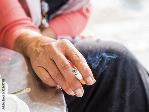 View of the smoker hand