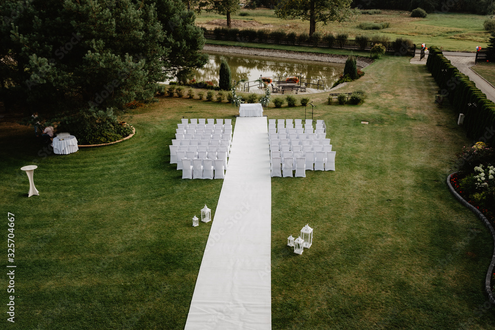 Preparation of a wedding ceremony outdoors