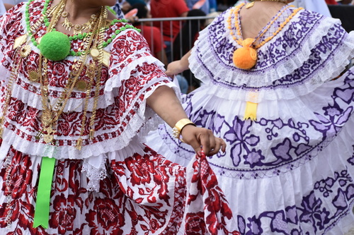 women in panamenian national dress