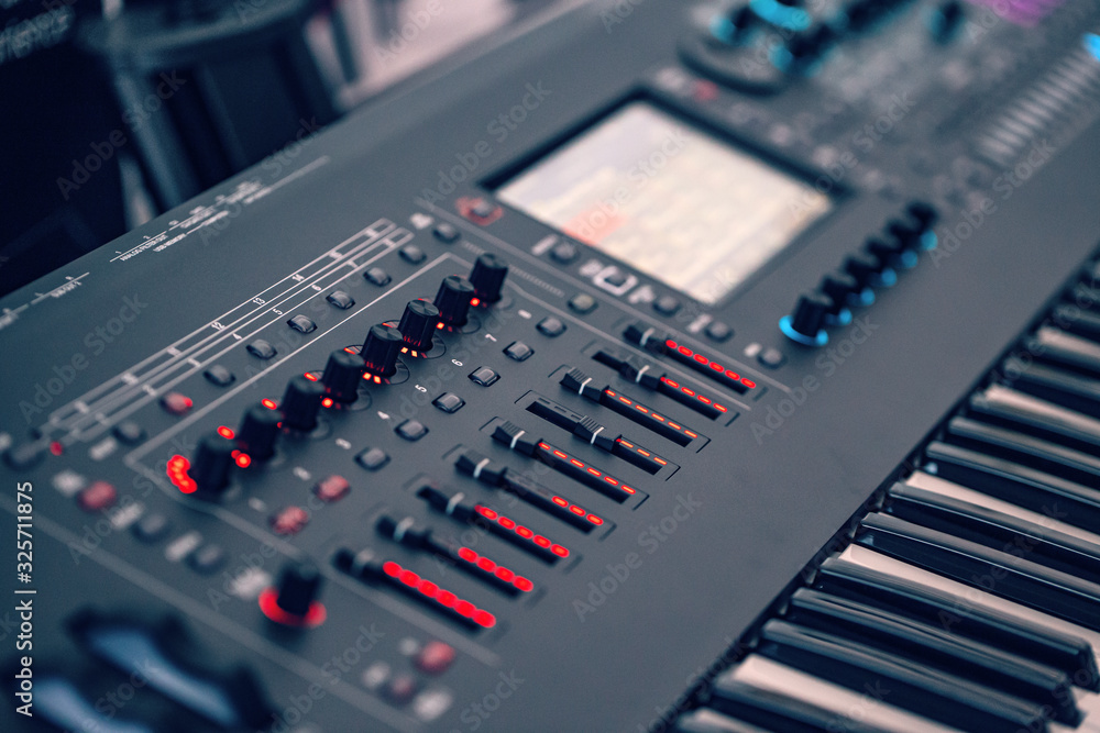 Keys electronic synthesizer Keys electronic synthesizer