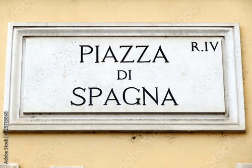 Fototapeta Naklejka Na Ścianę i Meble -  nomi delle strade e piazze di roma,italia