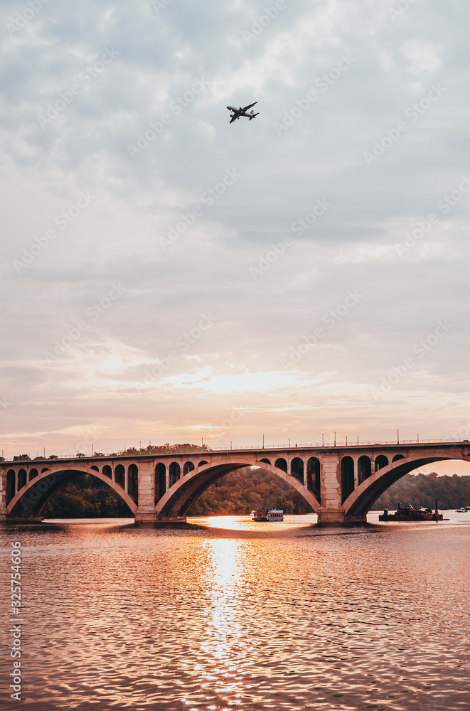 Fototapeta premium Key Bridge at Sunset 