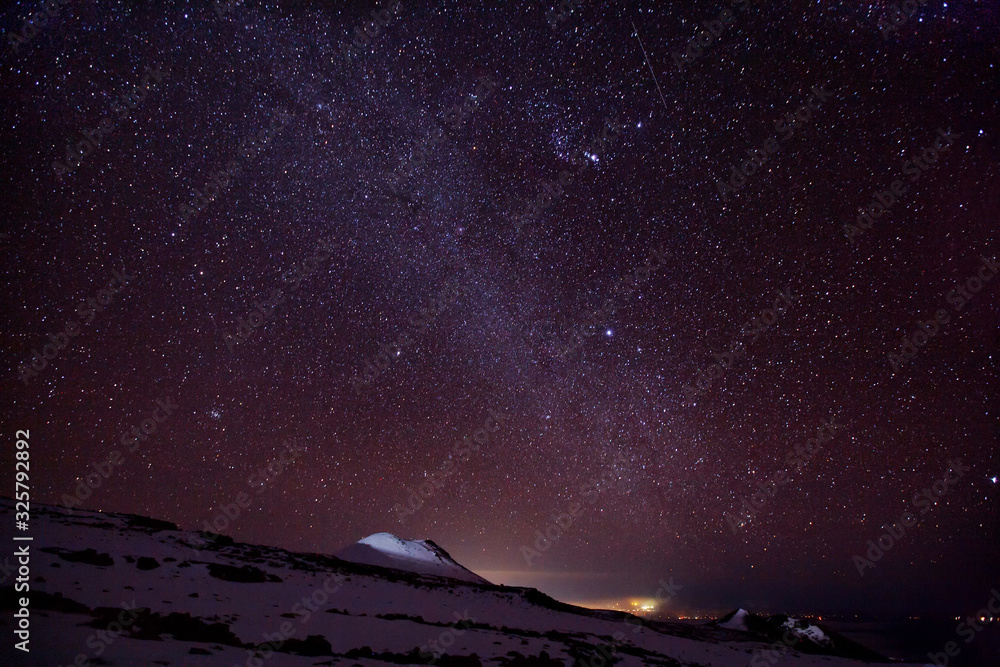 Fototapeta premium Milky Way Galaxy near Mauna Kea Summit (Big Island, Hawaii)