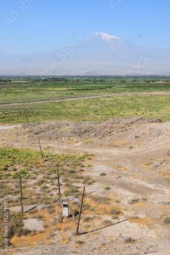 Armenisch-türkischer Granzstreifen am Ber Ararat photo