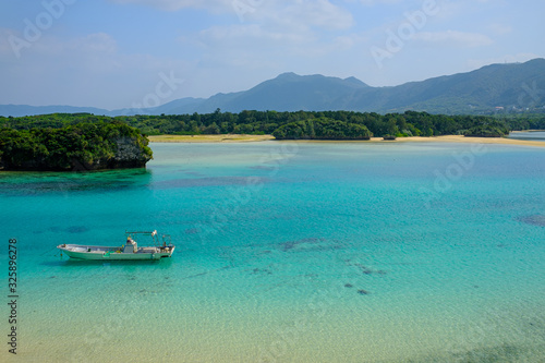 Fototapeta Naklejka Na Ścianę i Meble -  Spectacular seaside view of Kabira bay in Ishigakijima, Okinawa, Japan