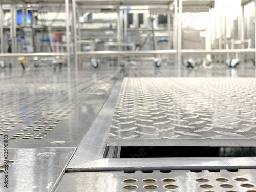 floor door for down to under raised floor at Clean room