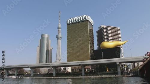 Wallpaper Mural 東京スカイツリーと隅田川と首都高速(2018年3月撮影) Torontodigital.ca