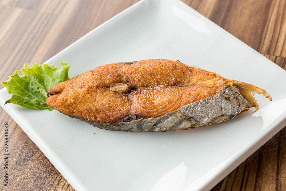 King mackerel fried, IndoPacific king mackerels, Spotted mackerels