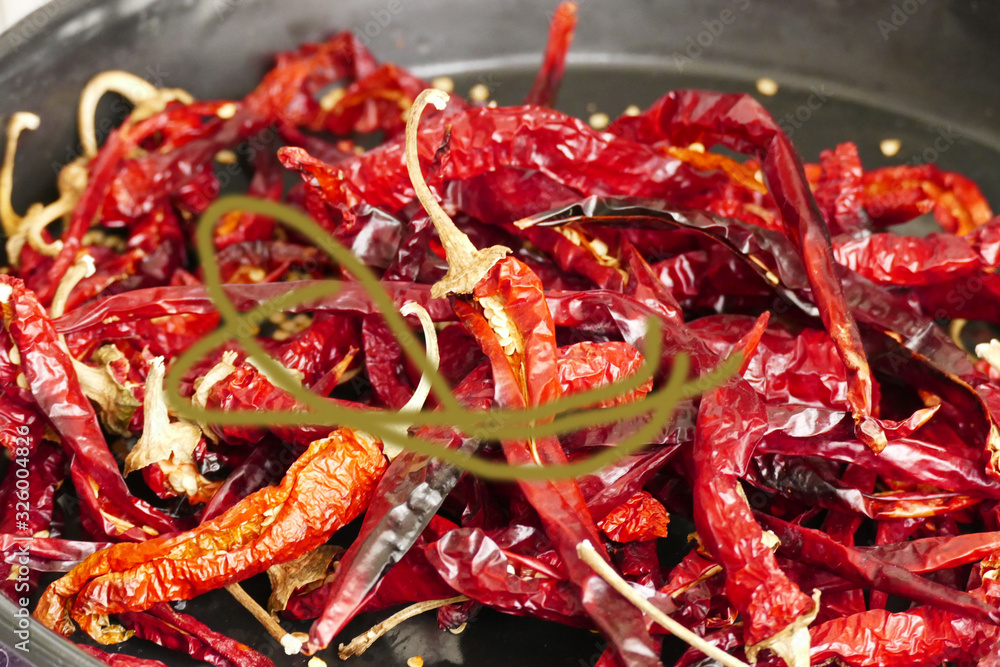 sun dried red chili peppers, dried chili coarse,