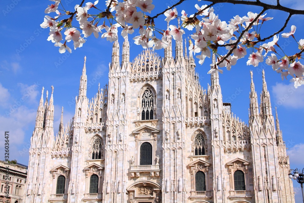 Fototapeta premium Milan Cathedral spring