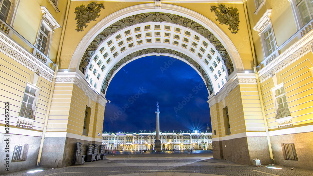 View of the Alexander Column through the arch of the General Staff timelapse .