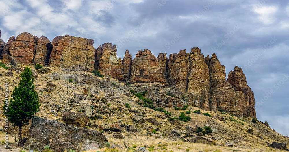 The Palisades, Rock formation or cliffs at the Clarno Unit, John Day Fossil Beds National Monument, Central Oregon, USA.