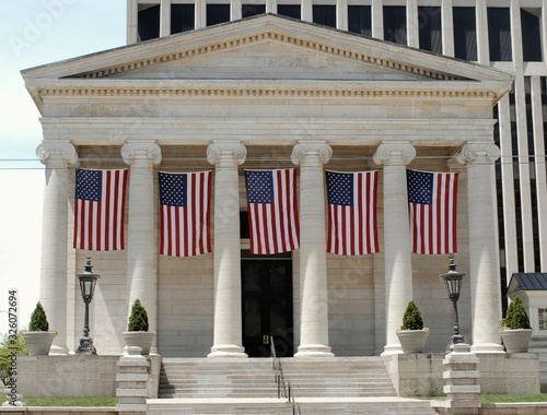 Foto Historic Old Court House with Hanging Flags