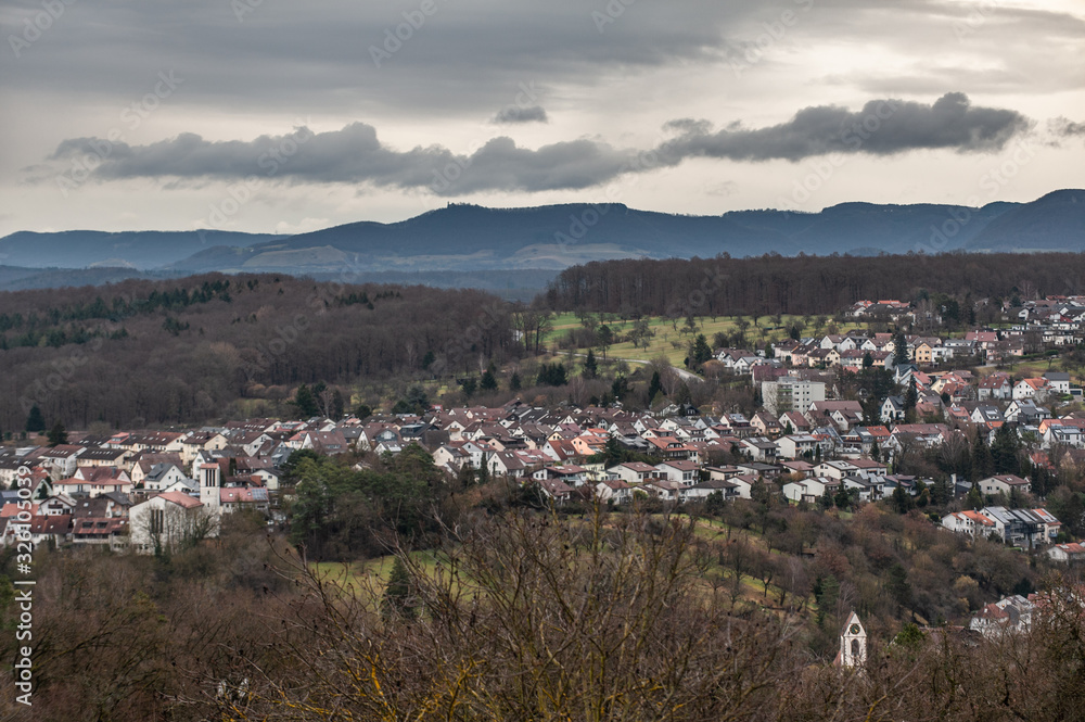 Panoramablick auf Neckartenzlingen und schwäbische Alb
