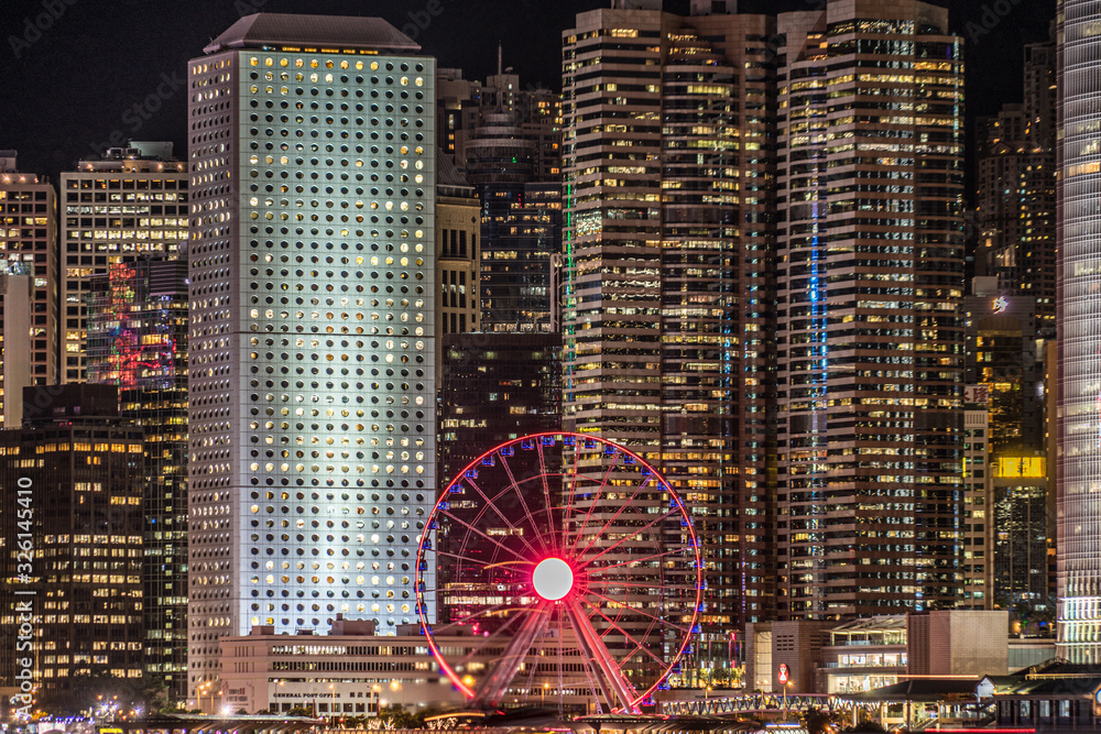 Obraz premium ビクトリア・ハーバーから見える香港の夜景
