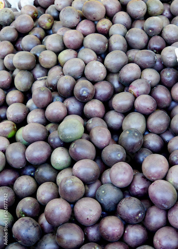 Maracuja - Türkenmarkt in der Maybachstrasse in Neukölln