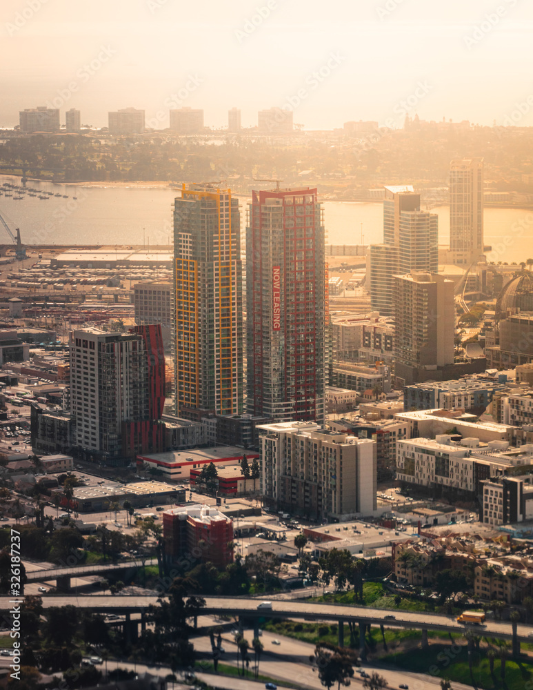 Obraz premium Downtown City Sunset 