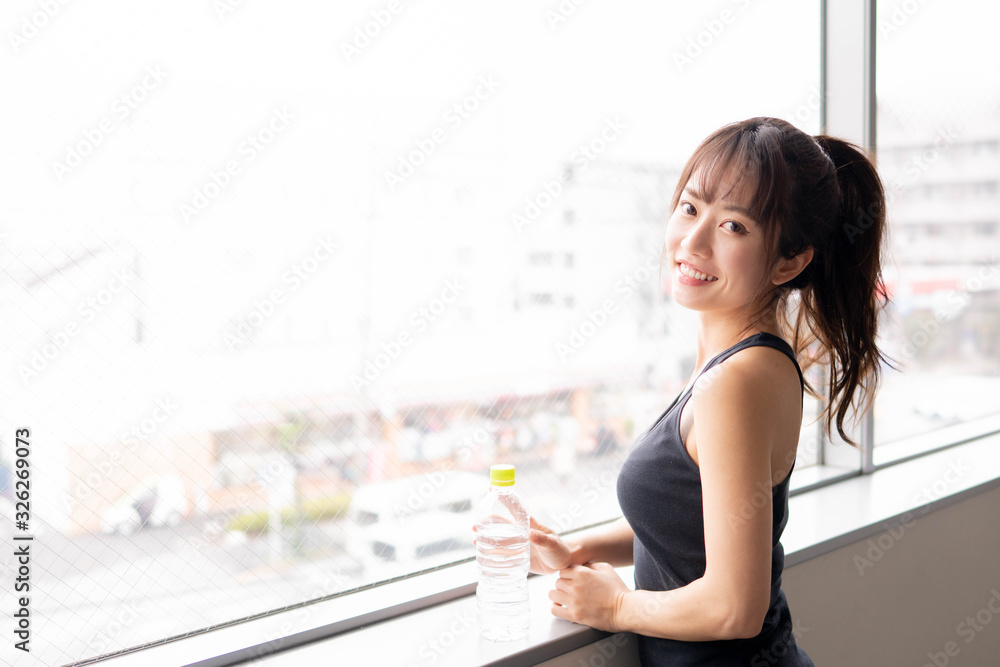 ヨガウエアの女性 ヨガウエアの女性