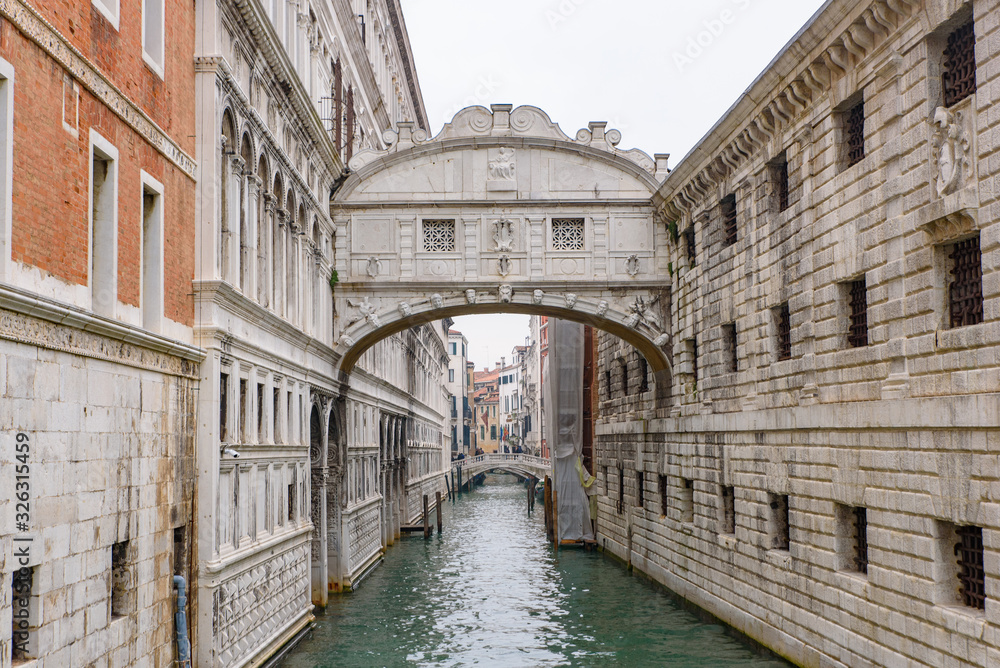 Bridge of Sighs (Ponte dei Sospiri), connecting the New Prison and the Doge's Palace, Venice, Italy