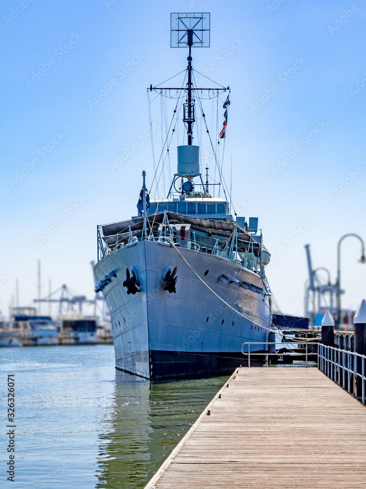 Naklejka premium Warship vert