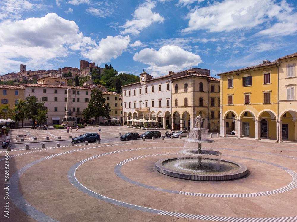 Obraz premium Piazza di Colle val D'Elsa